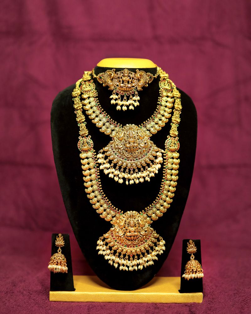 Premium Kundan Bridal Jewelry Set (6-Piece)